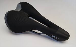 sedlo sportovní SEL.IT.ST 3 Superflow black (s dírou)